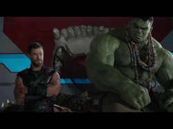Thor: Ragnarok Rilis Footage Pertarungan Hulk vs Thor