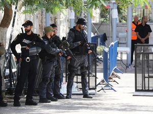 Video Ketatnya Penjagaan Militer Israel di Komplek Al-Aqsa