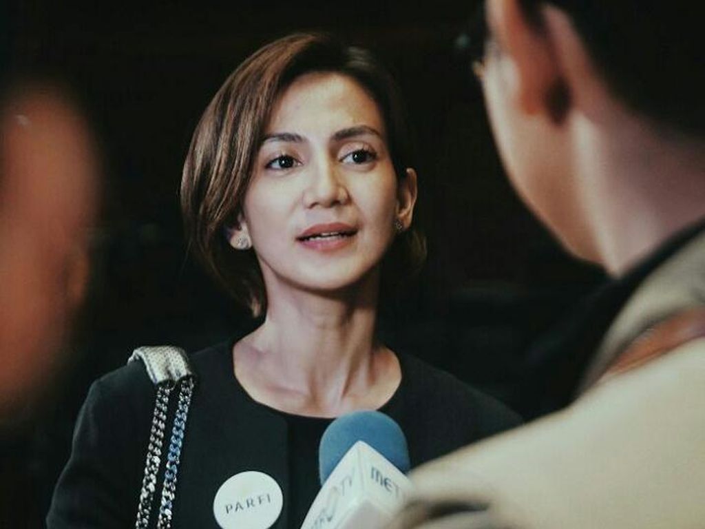 Wanda Hamidah Tak Diundang di Resepsi Chiko Hakim Wanda Hamidah Tak Diundang di Resepsi Chiko Hakim