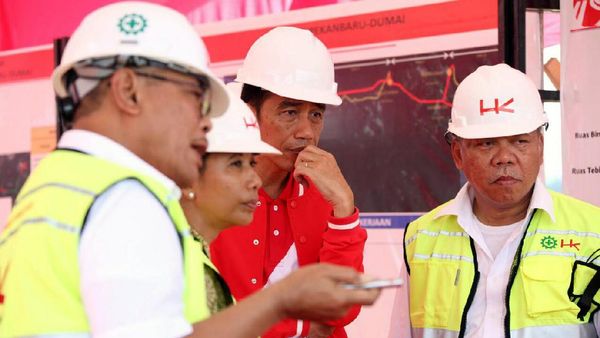 Jokowi Targetkan Jalan Tol Pekanbaru-Dumai Selesai 2019