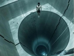 Ngeri! Menyelam di Kolam Terdalam Dunia dalam Sekali Napas