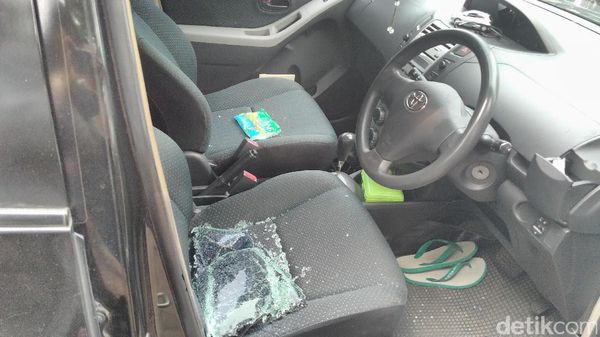 Kaca Pecah, Ini Penampakan Mobil Petinggi Muhammadiyah yang Dirusak