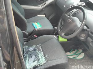 Kaca Pecah, Ini Penampakan Mobil Petinggi Muhammadiyah yang Dirusak
