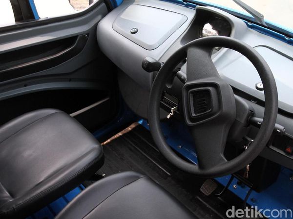 Intip Nyamannya Interior Bajaj Qute