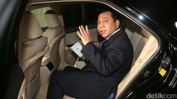 Melirik Mobil-mobil yang Dipakai Setya Novanto