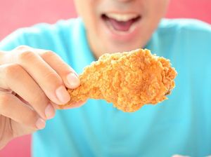 Ada 3 Cara Makan Fried Chicken, Anda Tim yang Mana?