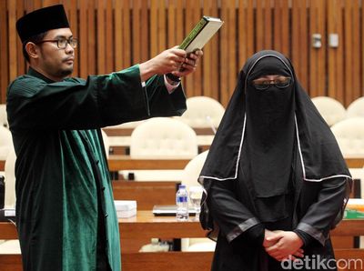 Curhat Yulianis ke Pansus Angket KPK