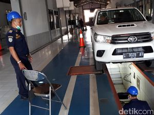 Dishub Yakini Banyak Taksi Online di Surabaya Belum Uji Kir Dishub Yakini Banyak Taksi Online di Surabaya Belum Uji Kir
