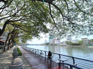 Seharian di Kaohsiung, Asyik Juga