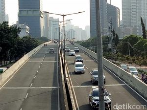 Manuver Pemotor Hindari Tilang di JLNT: Putar Balik Hingga Parkir