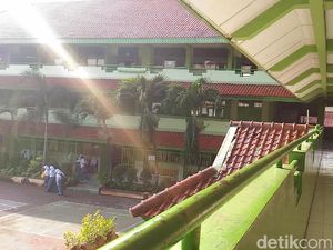 Bantah Siswa Nonton Porno di Kelas, SMA 11 Jakarta Akan Lapor Polisi Bantah Siswa Nonton Porno di Kelas, SMA 11 Jakarta Akan Lapor Polisi