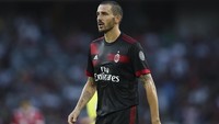 Leonardo Bonucci (bek tengah, 30 tahun). Milan menggelontorkan sekitar 42 juta euro untuk memboyongnya dari Juventus. (Foto: Lintao Zhang/Getty Images)
