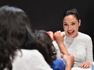 Ini Sebabnya Gal Gadot Disebut Superhero Nyata