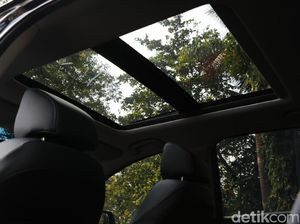Hati-hati Sunroof Mobil Bisa Pecah Sendiri Hati-hati Sunroof Mobil Bisa Pecah Sendiri