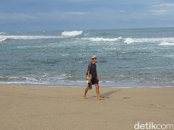 Pantai Indah Seharga Dua Ratus Rupiah