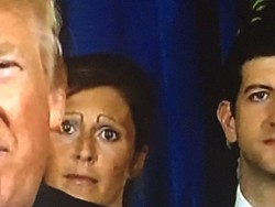 Viral, Wanita dengan Bentuk Alis Logo Nike Terbalik di Pidato Trump