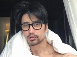 Terungkap, Rahasia Awet Muda Pria Tampan Viral yang Ternyata Sudah 52 Tahun