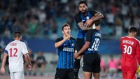 Kemenangan atas Lyon adalah kemenangan kedua Inter di empat pertandingan pramusim yang sudah dijalani. Sebelumnya, Inter menang atas klub Austria Wattens. Foto: REUTERS/Stringer