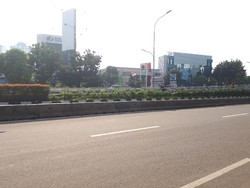 Ini Lokasi Pemobil Dipaksa Mundur oleh TransJ di Salemba