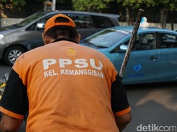 Disebut Malas-malasan oleh Ketua DPRD, Begini Kerja PPSU Pagi Ini