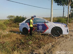 Ini Dia Mobil Polisi yang Kecoh Pengguna Jalan di Tuban