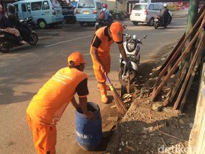 Begini Cara Lurah Cegah Pasukan Oranye Malas-malasan