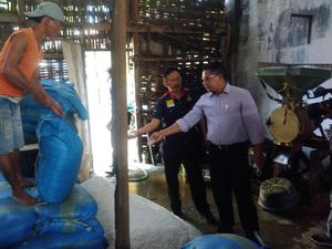 Pastikan Tak Ada Penimbunan, Polisi Sidak Gudang Pengolahan Garam