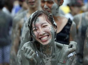 Foto: Main Lumpur Konon Bikin Cantik