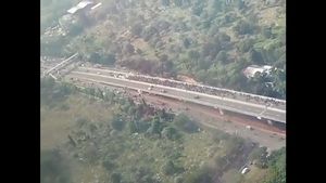Foto: Pemotor Berduyun-duyun Lawan Arah di JLNT Casablanca