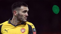 Minim waktu bermain di Arsenal, Lucas Perez pun dipinjamkan ke Deportivo La Coruna. Setelah masa peminjamannya berakhir, Perez akan kembali ke Arsenal tapi harapan untuk main reguler di bawah Unai Emery juga tak besar. Foto: Getty Images/Bryn Lennon