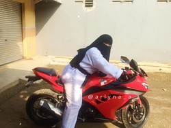 Foto: Ini Arlyna, Atlet Taekwondo Berniqab dari Bekasi