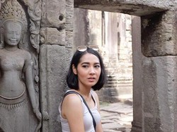 Resmi Cerai, Niken Anjani Pajang Foto Bareng Pria Bule