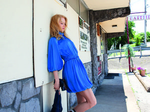 Usia 50, Nicole Kidman Bergaya Seperti Remaja di Pemotretan Majalah