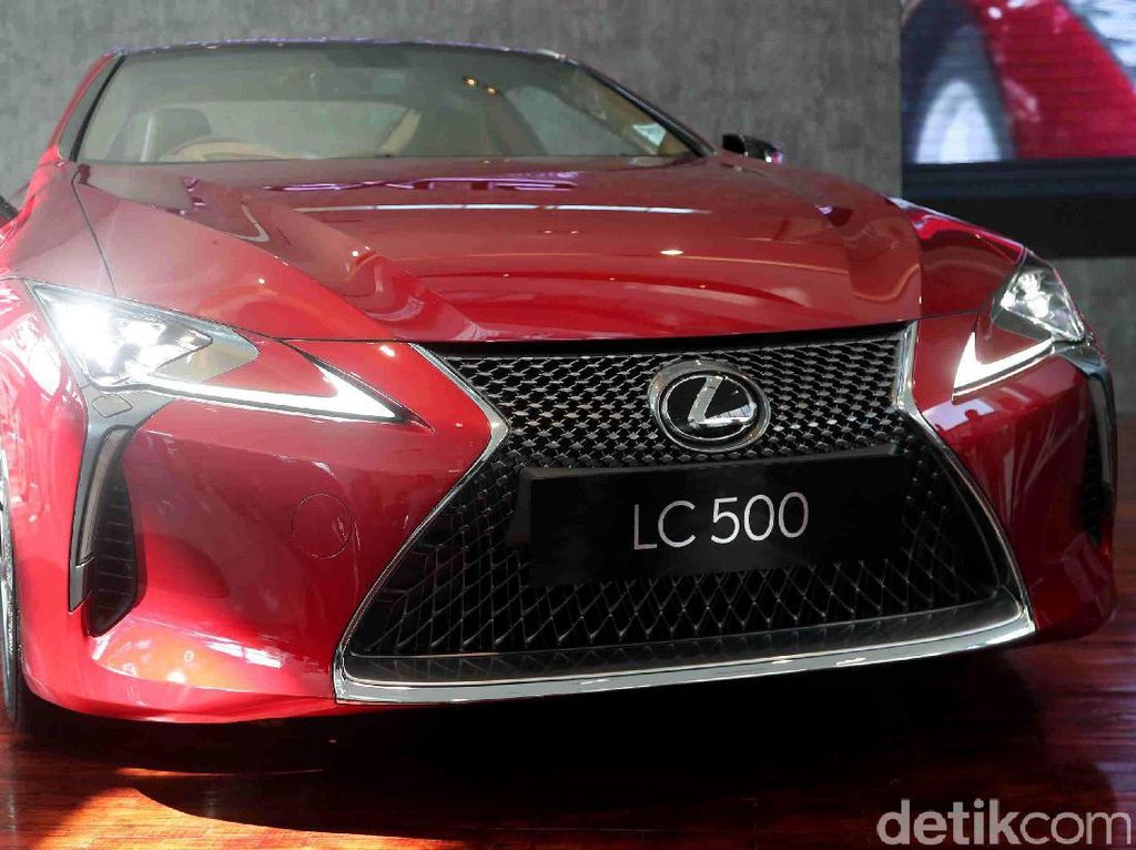 Desain Banyak Berubah, Lexus Diprotes Fansnya Desain Banyak Berubah, Lexus Diprotes Fansnya