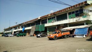 Pasar Induk Beras Cipinang Sepi