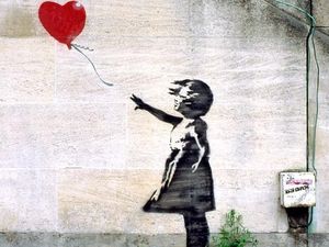 Mural Banksy Girl with Baloon Terfavorit se-Inggris Mural Banksy Girl with Baloon Terfavorit se-Inggris