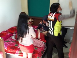 Razia Kos, Polisi Temukan Tiga Penghuni Tes Urinenya Positif