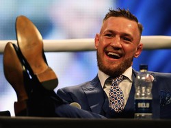 McGregor Santai Tanggapi Prediksi Bakal Mati Lawan Mayweather