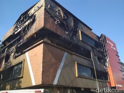 Begini Penampakan Toko Tekstil  DFashion Bandung yang Terbakar