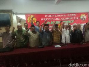 Alumni 212 Siapkan 1.000 Bendera Merah Putih Saat Aksi 287 Alumni 212 Siapkan 1.000 Bendera Merah Putih Saat Aksi 287
