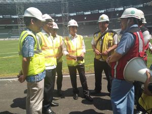 Kajati DKI Tinjau Proyek Renovasi GBK, Tes Kursi Stadion