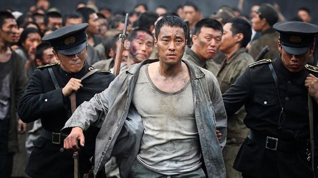 'The Battleship Island' dibintangi oleh aktor kondang So Ji Sub dan Song Joong Ki.