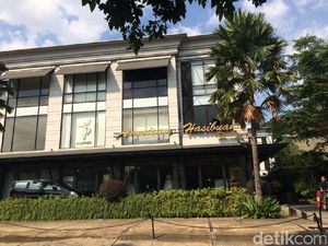 Jemaah Umrah First Travel Mau Minta Refund ke Butik Anniesa Hasibuan