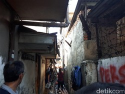 Kebakaran di Kramat Dipadamkan, Total 18 Rumah Hangus Terbakar