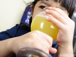 Ketika si Kecil Maunya Minum yang Manis-manis Melulu