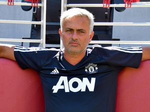 Mourinho Butuh Gelandang dan Winger, tapi Tak Mau Sebut Nama
