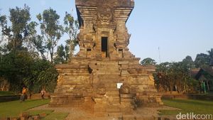 Foto: Melihat Candi Kidal yang Baru Ditabrak Mobil