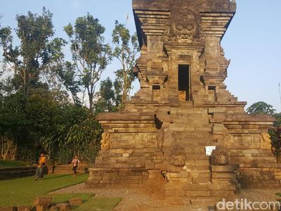 Foto: Melihat Candi Kidal yang Baru Ditabrak Mobil