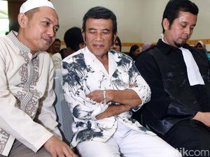 Keluarga Tepuk Tangan Ridho Rhoma Dapat Vonis Penjara Lebih Ringan