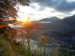 Percaya Nggak Bali Punya Desa Secantik Ini?